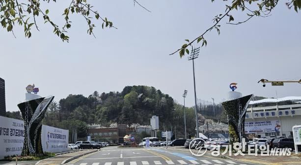 가평군, 경기도종합체육대회 대형 꽃홍보탑 설치