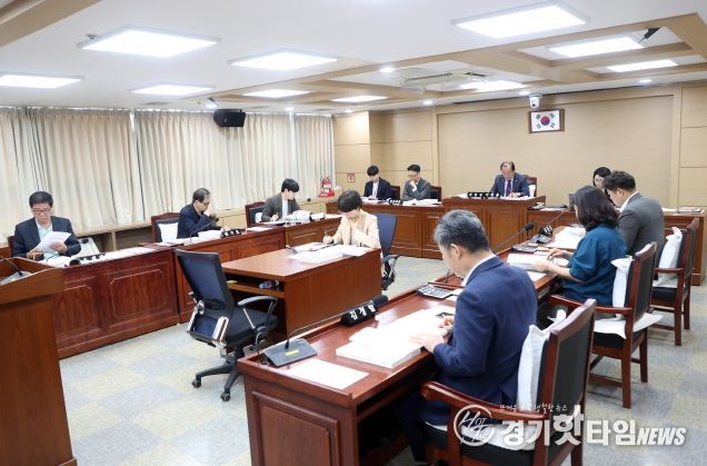 수원특례시의회 도시미래위원회 안건 심사