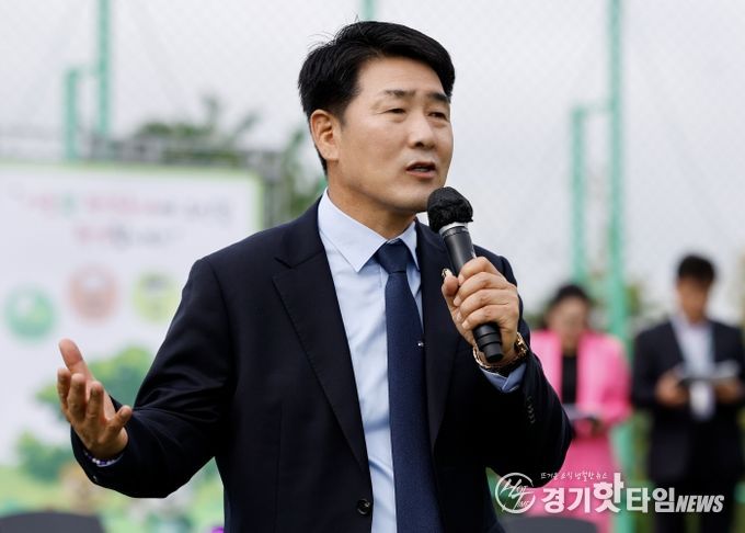 배정수 의장 축제 축사 모습