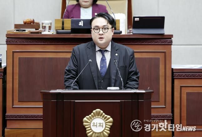 제1차 본회의에서 제안설명 중인 이상훈 위원장