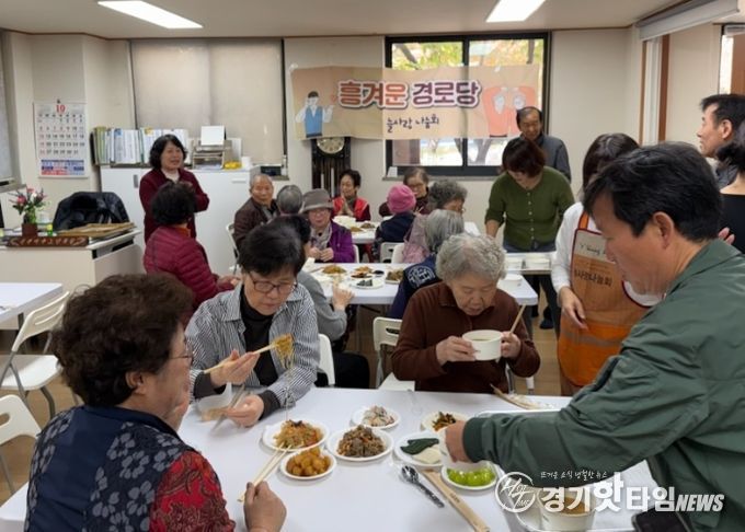 수원시 영통구 늘사랑나눔회, 영통3동‘흥겨운 경로당’어르신들 식사 대접