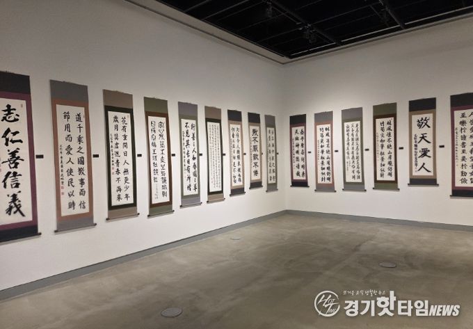 문화예술동아리 전시회 모습