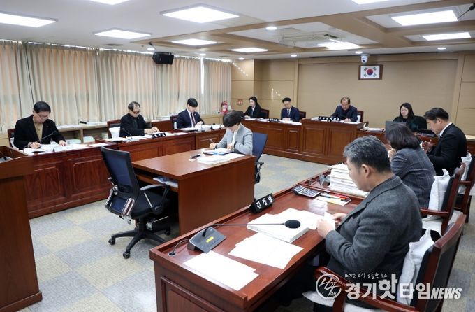 수원특례시의회 도시미래위원회, 조례안 등 안건심사