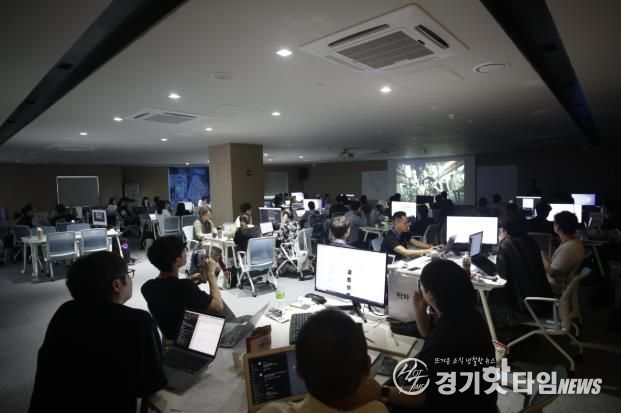 ‘AI영상교육센터부천’에서 AI 활용 영상 제작 강의가 이뤄지고 있다.