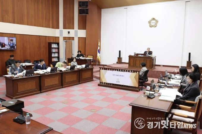 군포시의회 제285회 정례회 예산결산특별위원회 회의 모습