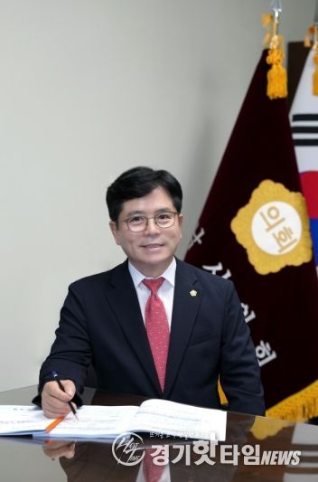 금광연 의장이 2026년 병오년(丙午年) 신년사를 통해 새해 의정 방향과 핵심 과제를 공식 발표하며 “2026년 하남시의회는 ‘시민과 동행하는 품격 있는 의회’라는 약속을 지키며, 시민이 기준이 되는 의정을 실천해 나가겠다”라고 밝혔다. (사진_하남시의회 제공)