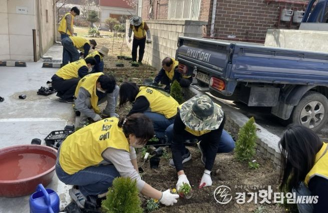 수원시 장안구 새마을지도자영화동협의회, ‘별무리 손바닥 정원’봄맞이 새 단장