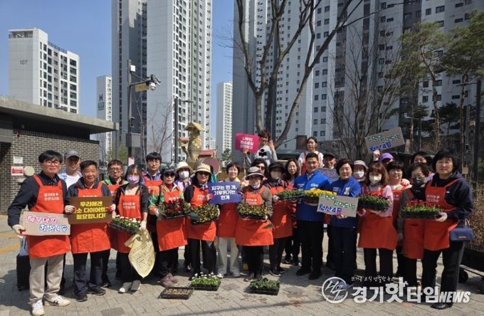철산4동, 주민과 함께하는 마을 꽃 심기
