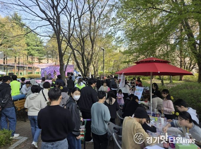성남시청소년청년재단 서현유스센터, 탄천 벚꽃길서 '봄이 왔서현!' 봄꽃축제 성료