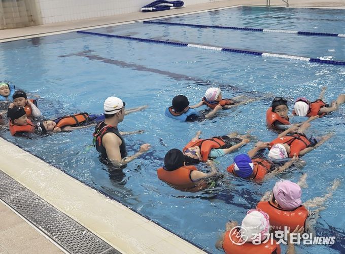 성남시청소년청년재단 판교유스센터, 초등 생존수영 교육 운영